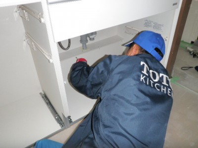 キッチン 水栓 設置 配管