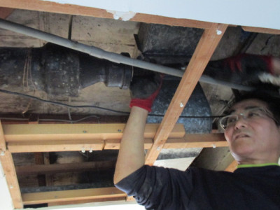 漏水 排水管 交換工事 天井 賃貸マンション 鉄配管 神戸市 トラブラン