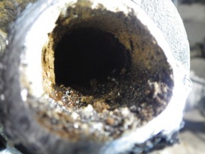 鉄管内 サビ 錆び 交換 排水管 施工中 神戸市 トラブラン 