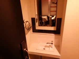 洗面台 完成 全体 背洗面化粧台 店舗 トラブラン