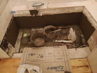 浴室リフォーム 浴槽交換 パテ作業 タイル トラブラン