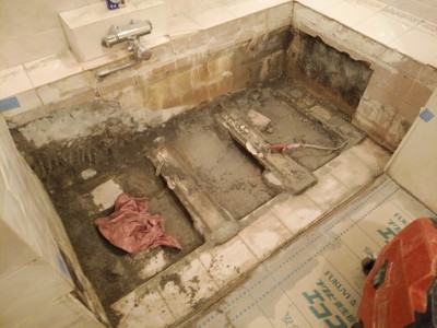 半埋め込み型浴槽 撤去 モルタル補修 取替え トラブラン