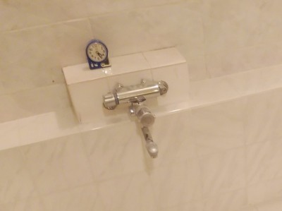 浴室水栓 施工前 リフォーム トラブラン ホテル浴室