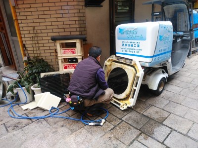 エアコンカバー 洗浄中 汚れ 飲食店 埋込型エアコン トラブラン