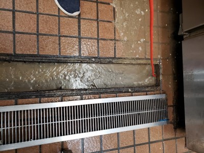 排水管 詰まり 高圧洗浄 神戸市 飲食店 店舗 トラブラン