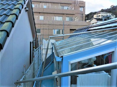 外壁補修 ガラス屋根 修繕中 強化ガラス コーキング トラブラン