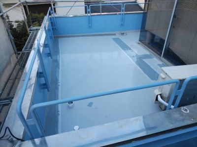 ウレタン防水塗料 2度塗り 絶縁工法 防水塗装 神戸市 トラブラン