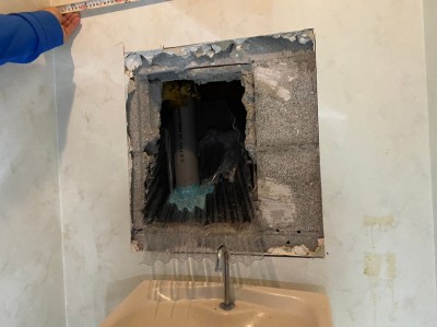 漏水 一次対応 トイレ配管 水受け設置 ホテル 神戸市 トラブラン
