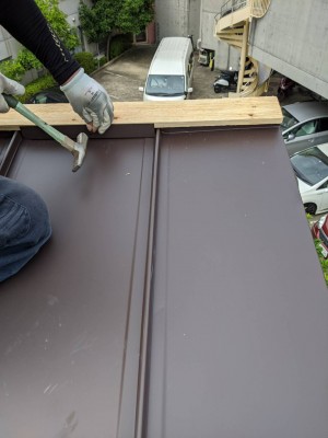 屋根 貫板 設置 リフォーム カバー工法 神戸市 トラブラン