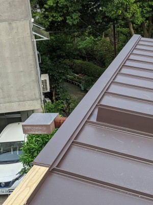 屋根 貫板 設置 棟板金 カバー工法 神戸市 トラブラン