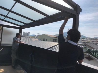 ポリカーボネート ベランダ 屋根の設置 サンルーフ 神戸市 トラブラン 浴室