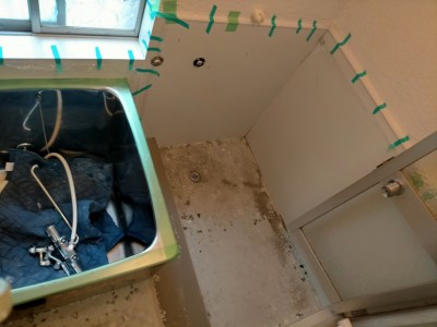 浴室 壁 床 パネル 剥がし 床斫り 養生 段差 工事 神戸 トラブラン