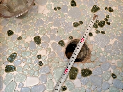 床 タイル 劣化 排水口 採寸 リフォーム 神戸市 トラブラン