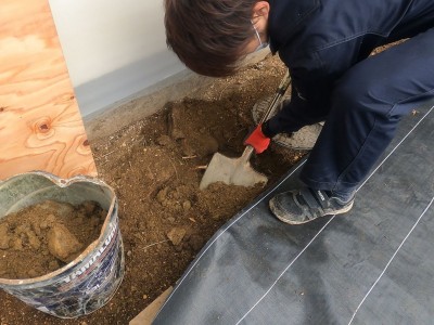 桝の交換工事 掘削作業 手掘り 塩ビ桝へ 垂水区 トラブラン