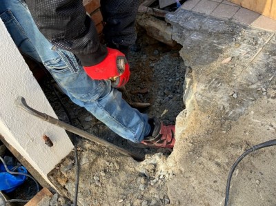 掘削作業 排水管引替え工事 漏水 神戸市 トラブラン