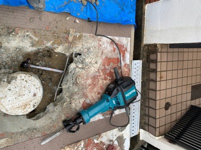 共有部分 空洞陥没 発見 斫り作業 排水管引替え工事 神戸市 トラブラン