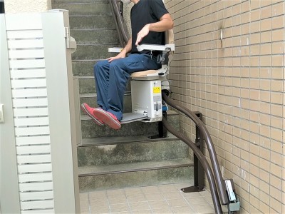 屋外 曲がり階段用 左肘掛け側 タスカルアルーラ 神戸市 トラブラン