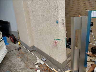 門柱の仮設置 電気配線の確認 門扉 移設 リフォーム 神戸市 トラブラン
