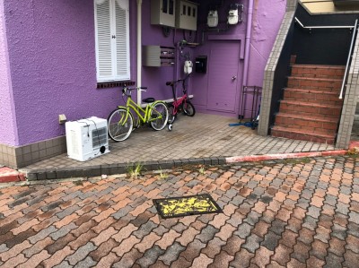 自転車置き場 タイル 崩れ 割れ 交換工事 神戸市 トラブラン