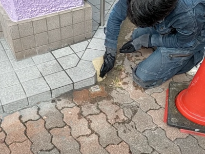 ビル 敷地 タイル 修繕工事 仕上げ作業 エクステリア 玄関 神戸市 トラブラン