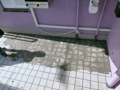タイルリフォーム 目地材 セメント 床 玄関リフォーム 神戸市 トラブラン