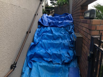 花壇撤去 エクステリア 養生作業 シート 設置 神戸市 トラブラン