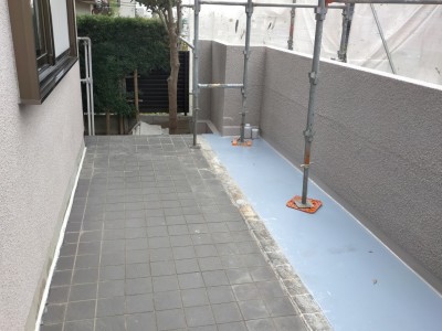 玄関 アプローチ 修繕 漏水 防水作業 タイルの張替え工事 神戸市 トラブラン