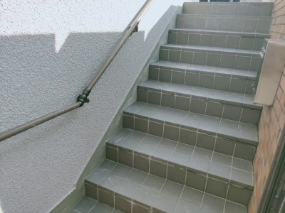 モルタル補修 外壁 玄関 タイルの貼り替え工事 神戸市 トラブラン