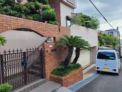 花壇撤去 外装修繕 塗装 掘り込み駐車場 エクステリア 神戸市 トラブラン