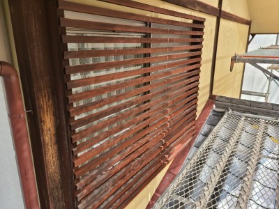 外壁塗装 2階 窓 木枠 修繕 リフォーム 取外し 撤去 神戸市 トラブラン