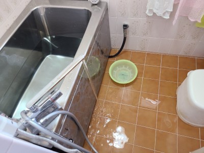 漏水調査 排水管 洗面化粧台 浴室 マンション 神戸市 漏水 トラブラン 葛原設備工業