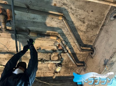 1階 テナント 排水管漏水 修繕 VU50管 配管取替え 交換工事 神戸市 トラブラン