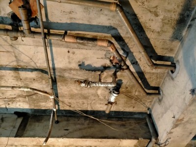 排水管交換工事 テナント ２階 天井 取替え 漏水 神戸市 トラブラン