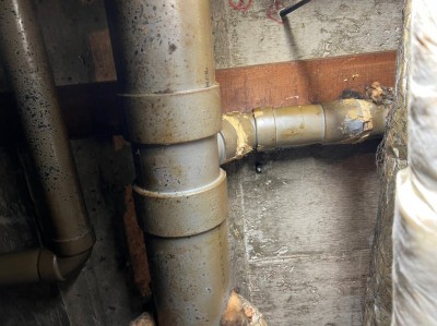 排水管 継ぎ手部分 漏水 修理 店舗 天井 水漏れ 神戸市 トラブラン