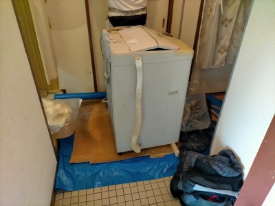 漏水 脱衣所 洗濯機 床の張替え 既存シート撤去 神戸市 トラブラン 