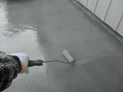 FRP防水塗装 樹脂塗布 中塗り 乾燥 庇 屋上 ベランダ 漏水 防水 神戸市 トラブラン