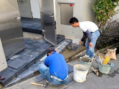 門扉 階段 モルタル形成 タイル貼り 玄昌石 げんしょうせき 神戸市 トラブラン