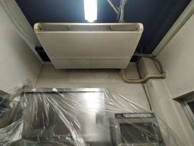 天吊り形業務用エアコン 清掃 クリーニング 定期的 神戸市 トラブラン