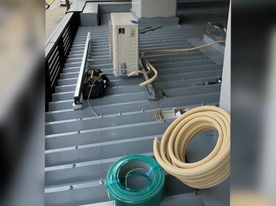 モトコー屋上 折板屋根 PCキャッチャー 設置 エアコン 神戸市 トラブラン