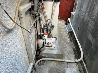 漏水 給水管引替え工事 戸建て さや管 給湯器 モール仕上げ 神戸市 トラブラン