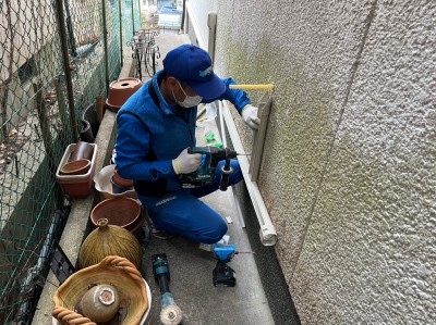 給水管 新設 引替え工事 化粧カバー 取付け作業 神戸市 トラブラン