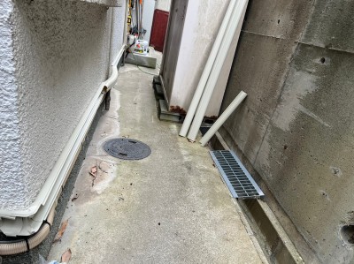 給水管 新設 引替え工事 化粧カバー 取付け作業 神戸市 トラブラン