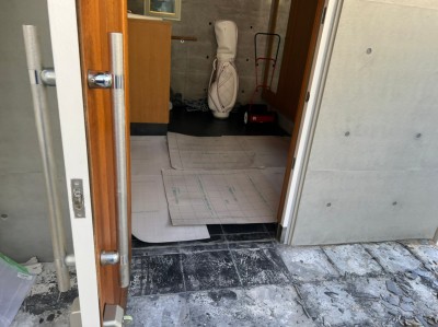 玄関養生 浴槽搬入 戸建て 浴室 リフォーム 西宮市 神戸市 トラブラン 