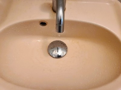 手洗器 排水口部品 丸鉢排水金具 化粧キャップ 交換工事 神戸市 トラブラン