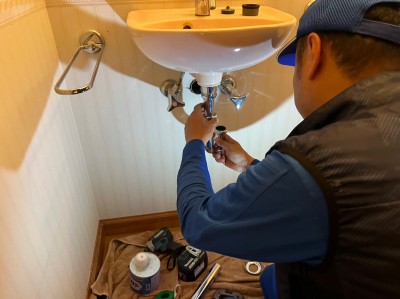 手洗器 排水口部品 丸鉢排水金具 排水トラップ 交換工事 神戸市 トラブラン