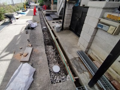 コンクリート復旧 側溝 枠 U字溝 排水管設置 引替え工事 神戸市 トラブラン