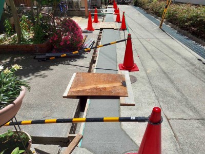 排水管引替え 私道 共同桝  左官仕上げ 乾燥 コーン 神戸市 トラブラン