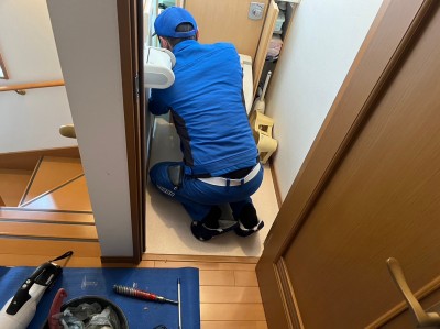 トイレ 給水管 引替え工事 開口作業 漏水 レストパル 神戸市 トラブラン
