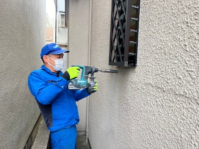 洗濯機水栓 給水管 引き直し 外壁 開口作業 漏水 神戸市 トラブラン 葛原設備工業