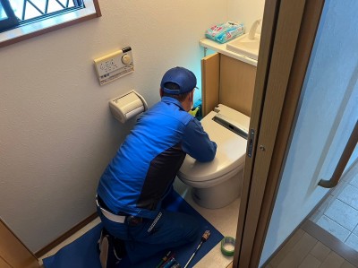 給水管引替え工事 トイレ 止水栓 新設 開口 漏水 神戸市 トラブラン